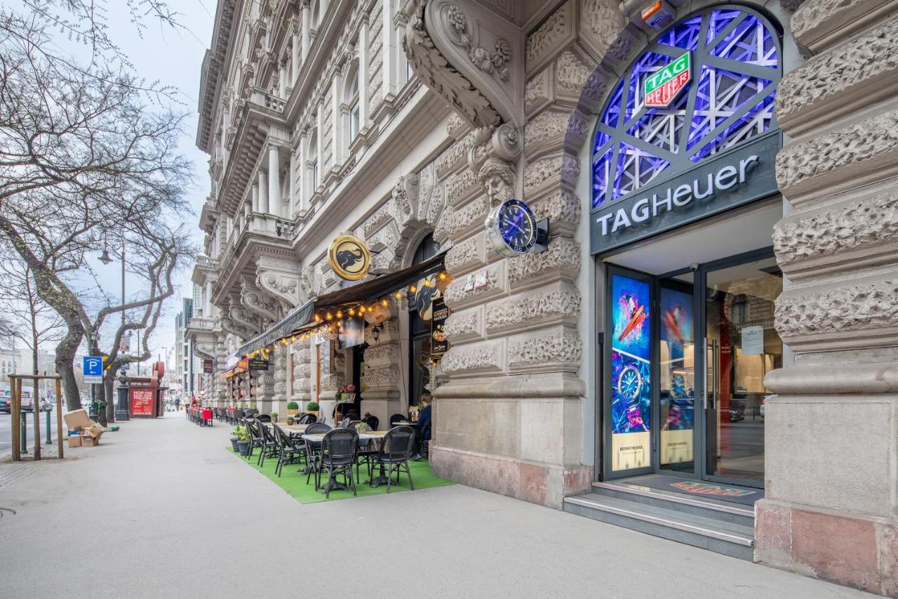 Luxurious Apartment 2Min Walk To Basilica Budapest Luaran gambar