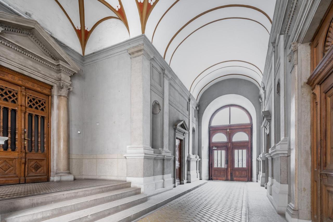 Luxurious Apartment 2Min Walk To Basilica Budapest Luaran gambar