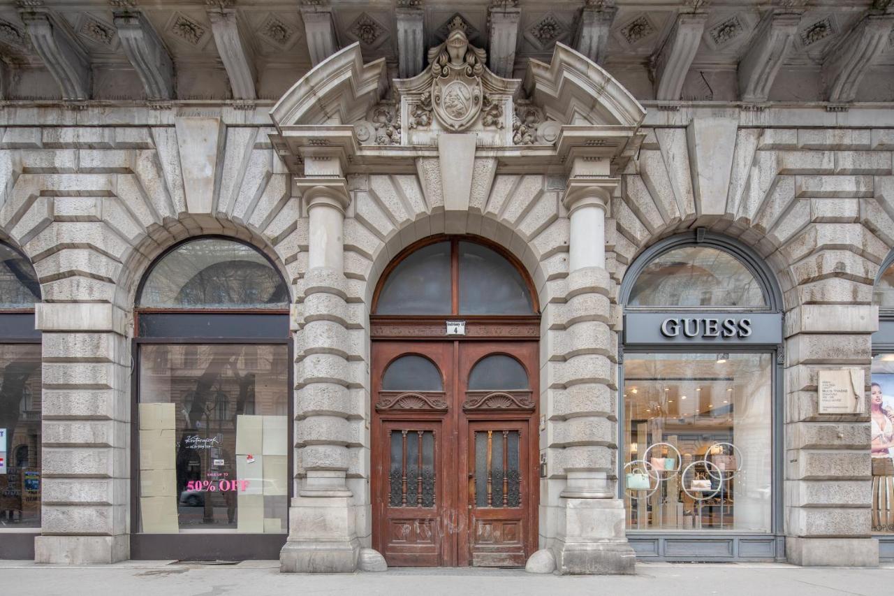 Luxurious Apartment 2Min Walk To Basilica Budapest Luaran gambar
