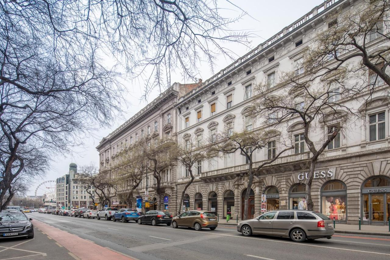 Luxurious Apartment 2Min Walk To Basilica Budapest Luaran gambar